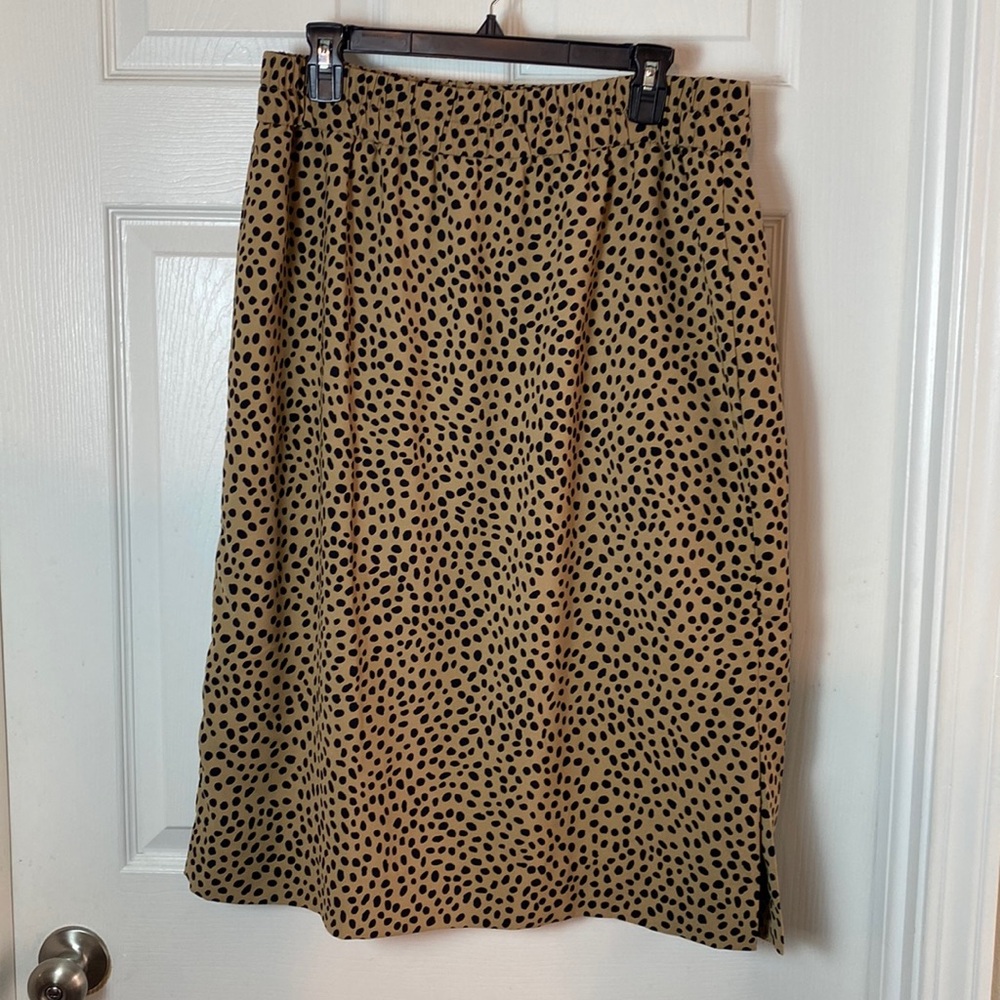 J. Crew Dot Printed Pull on Knee Length Slip Skirt Tan Black Size Large BA844